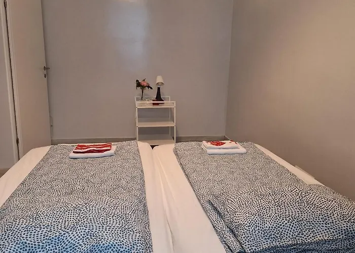 Donau Zentrum W Apartamento *