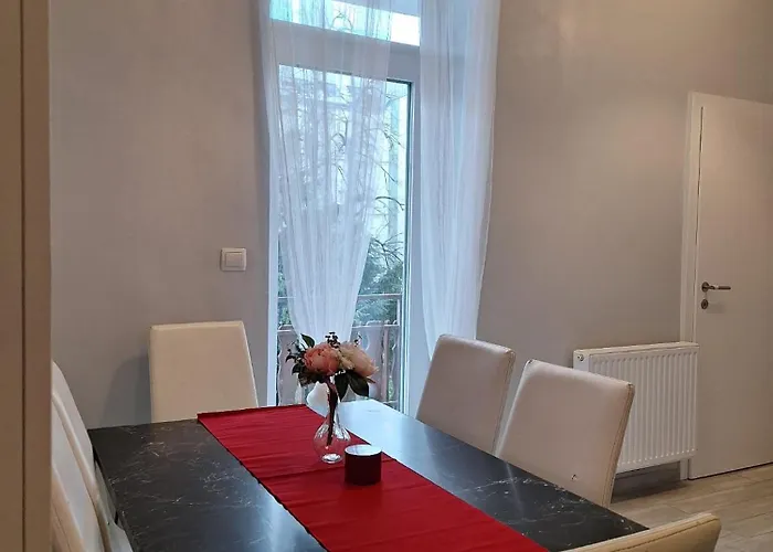 Donau Zentrum W Apartamento *